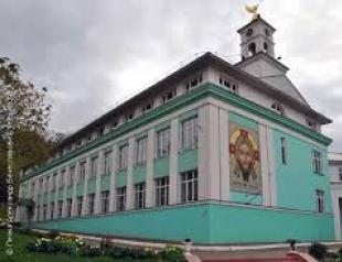 Gnostikko Dugin pitää luennon Nižni Novgorodin teologisessa seminaarissa